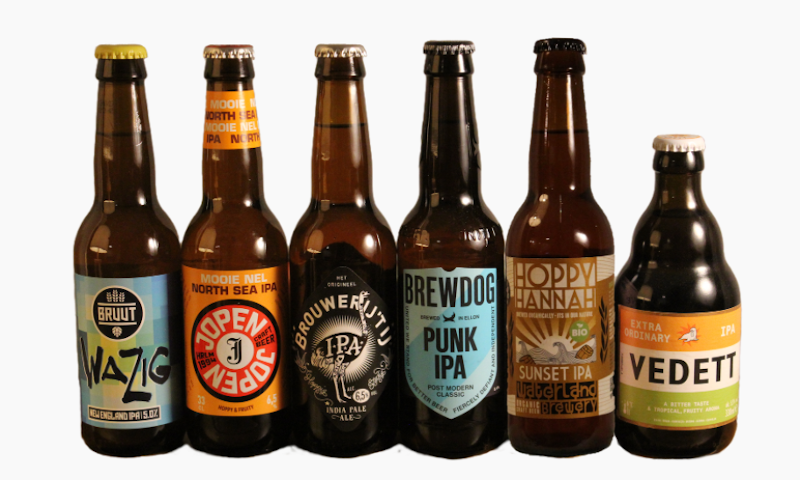 Zes flesjes IPA bier uit een bierpakket